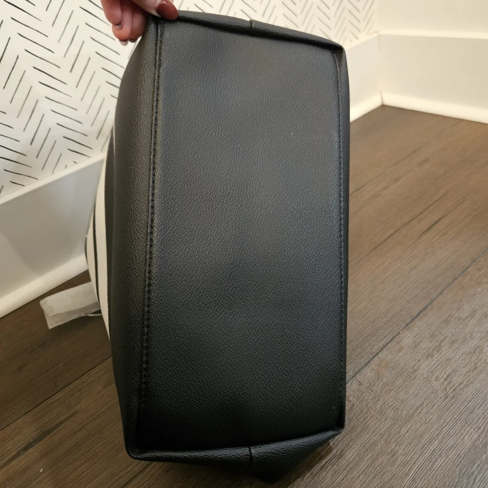 NWT Kate Spade ♠️ Large Hawthorne Lane Ryan Striped Tote + Bag Charm